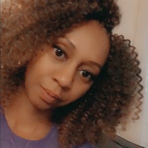 Meet your Posher, Dee